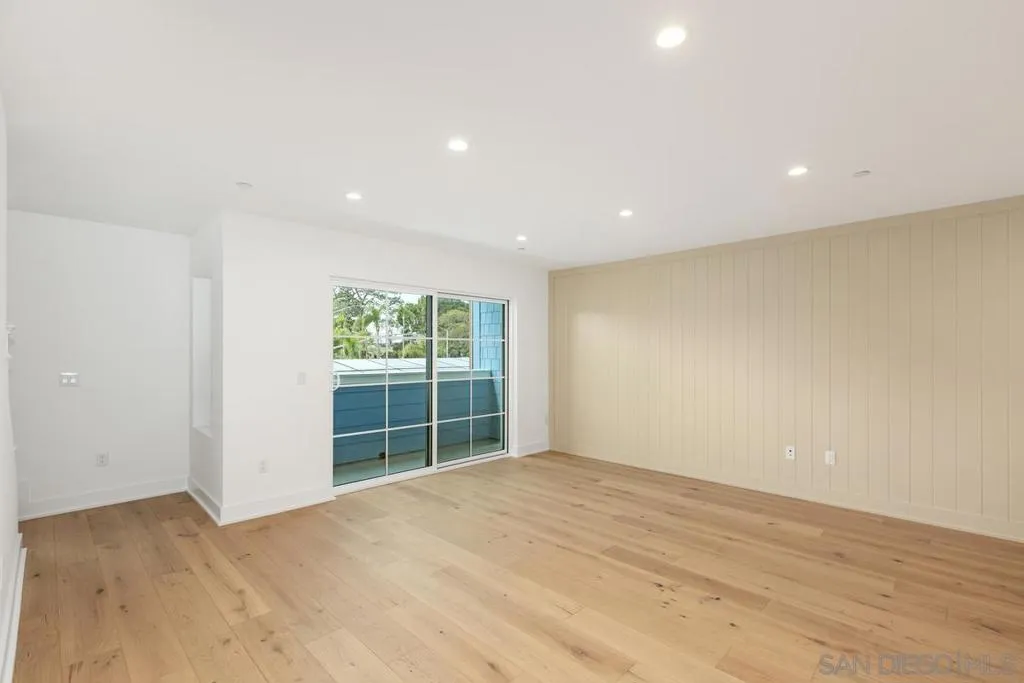 Coronado, California 92118, United States, 3 Bedrooms Bedrooms, ,3 BathroomsBathrooms,Residential,Active,221915