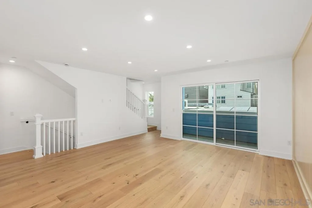 Coronado, California 92118, United States, 3 Bedrooms Bedrooms, ,3 BathroomsBathrooms,Residential,Active,221915