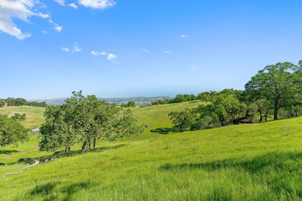 0 W San Martin Avenue