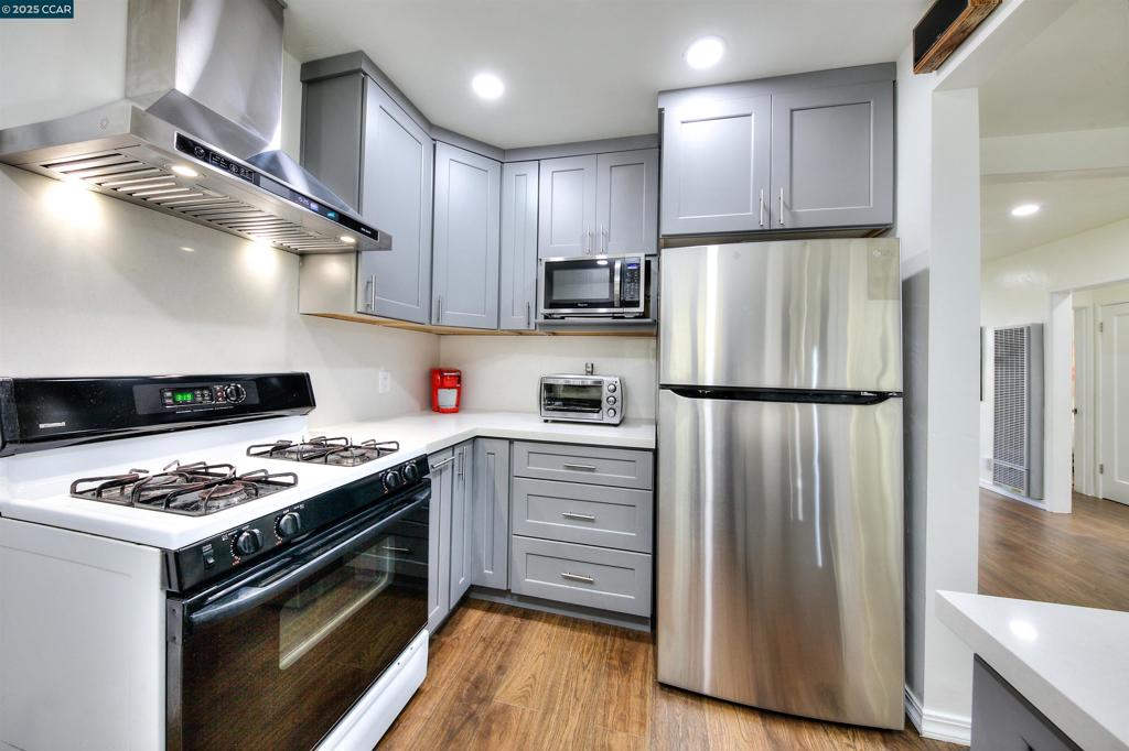 NE RICHMOND - Residential
