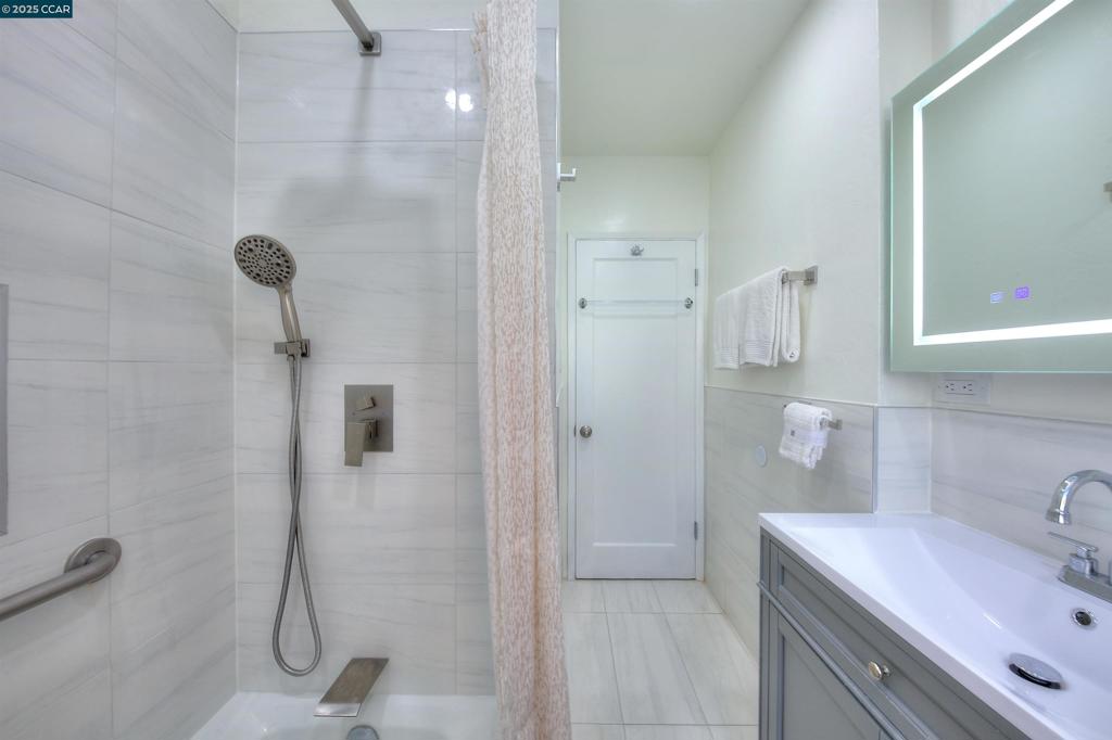NE RICHMOND - Residential