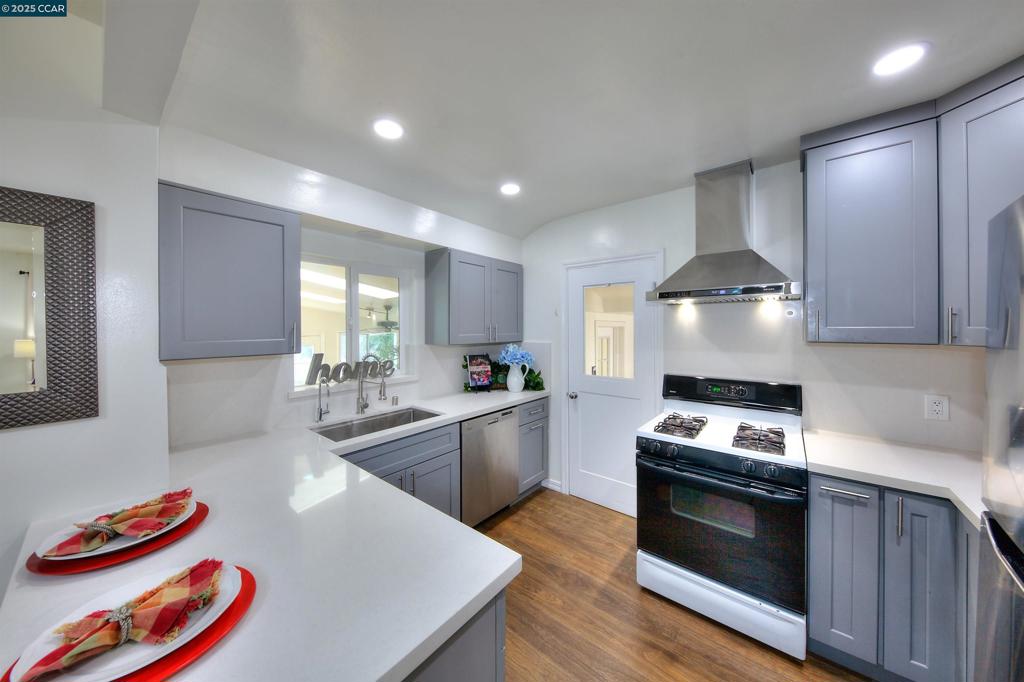 NE RICHMOND - Residential