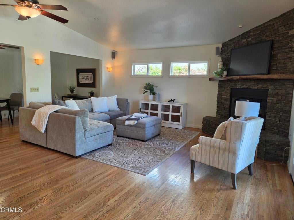 442 Crestview Place