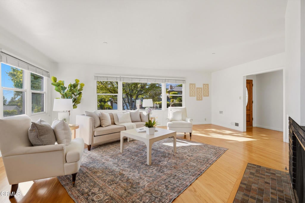 442 Crestview Place