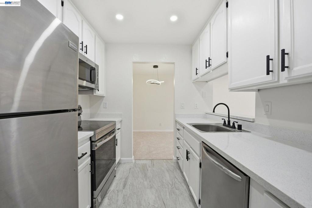 39997 Cedar Blvd 248
