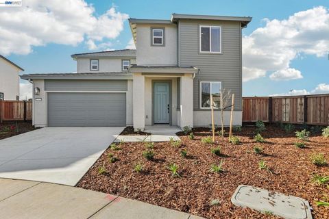 Photo of 2311 Admiral Court, Brentwood, CA 94513 (MLS # 41128642)