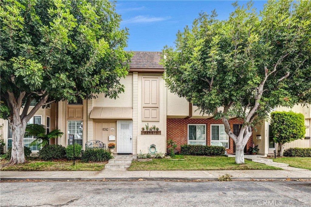 9742 Villa Pacific DR