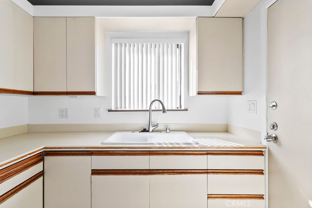 Belmont Shore (BSD) - Residential Lease