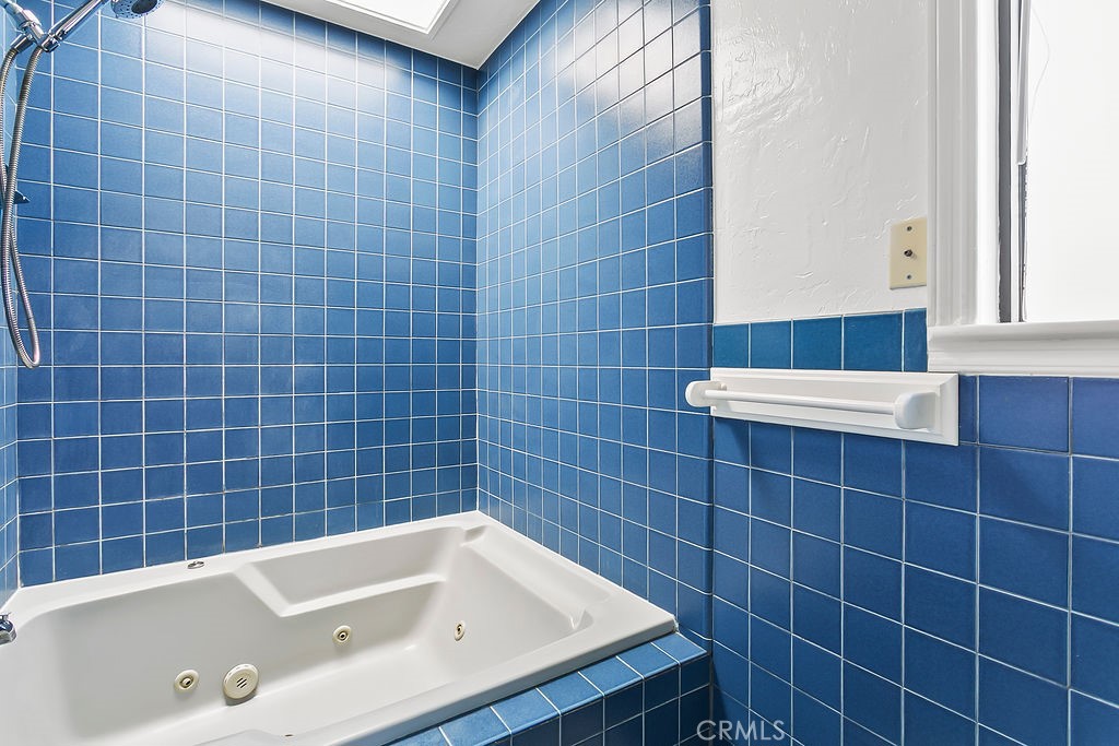 Belmont Shore (BSD) - Residential Lease