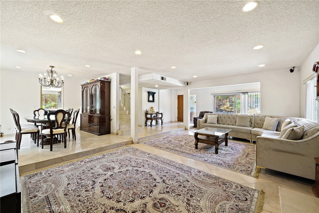 1438 Hillside Drive