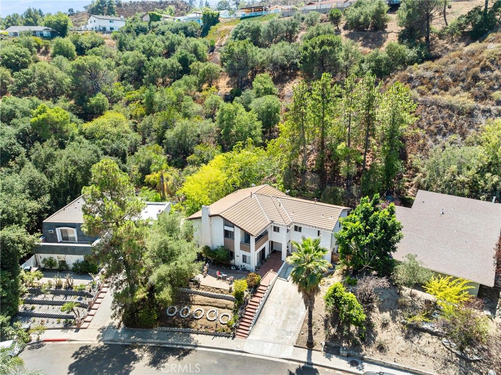 Photo of 1438 Hillside Drive, Glendale, CA 91208 (MLS # GD25236263)