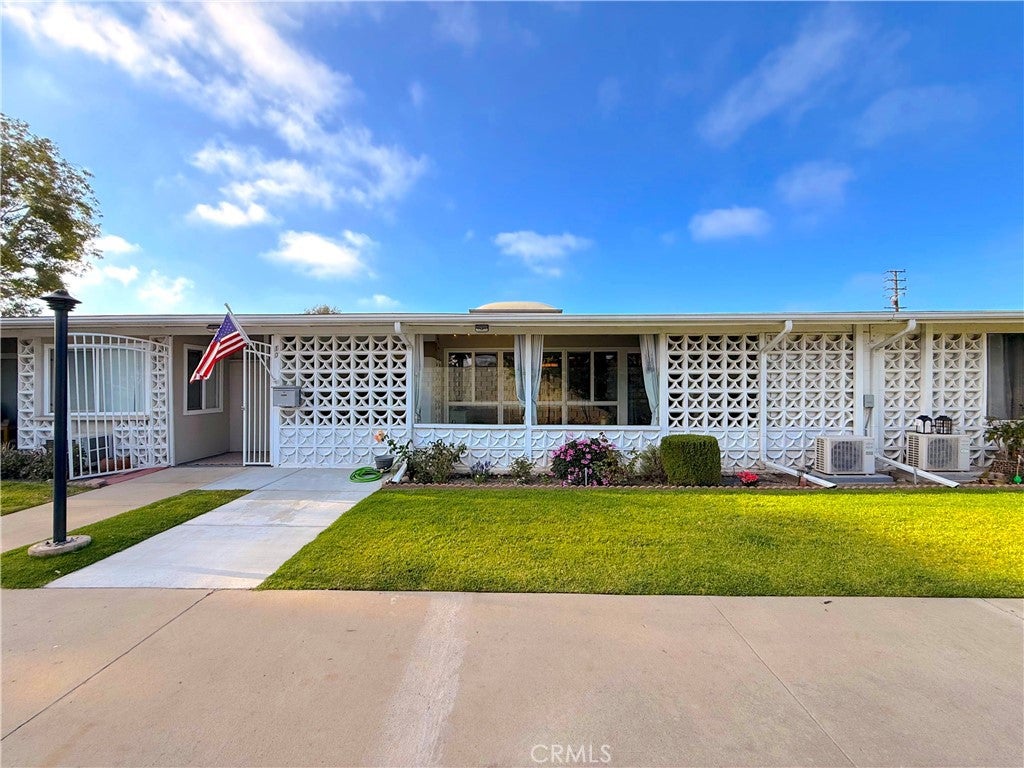 1842 Thunderbird Drive