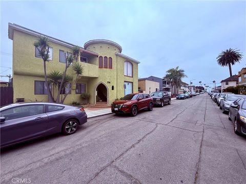Photo of 116 Bennett AVE #3, Long Beach, CA 90803 (MLS # PW26101198)