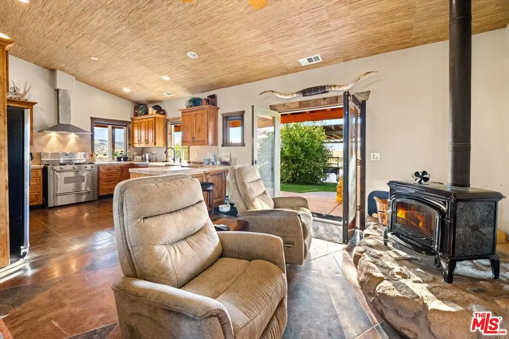 Cuyama, California 93453, United States, 2 Bedrooms Bedrooms, ,2 BathroomsBathrooms,Residential,Active,138756