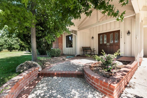 Photo of 1264 El Monte Drive, Thousand Oaks, CA 91362 (MLS # 226004423)
