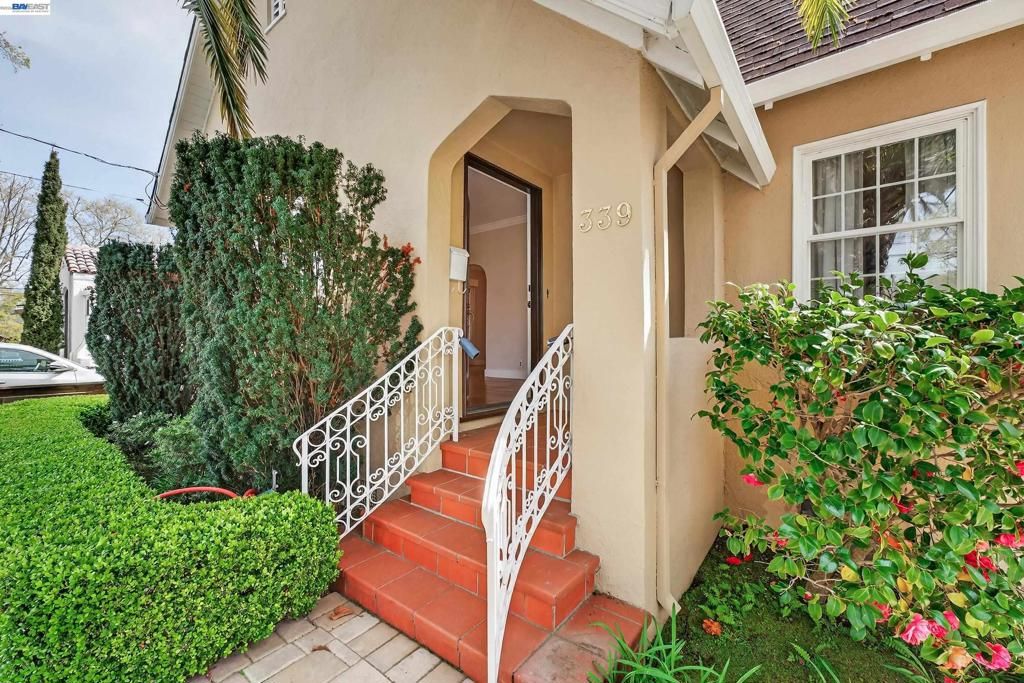 Photo of 339 Hobart Ave Ave, San Mateo, CA 94402 (MLS # 41126719)