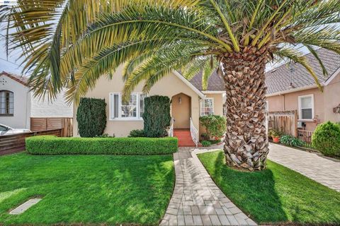 Photo of 339 Hobart Ave Ave, San Mateo, CA 94402 (MLS # 41126719)