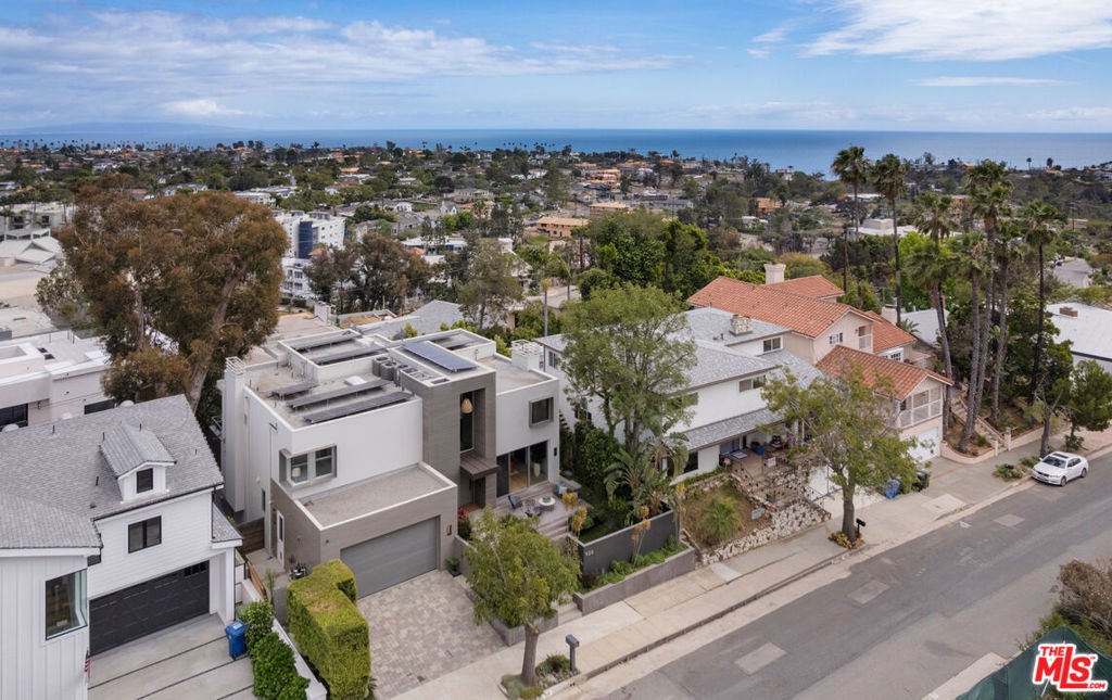 928 Las Lomas Avenue, Pacific Palisades CA 90272