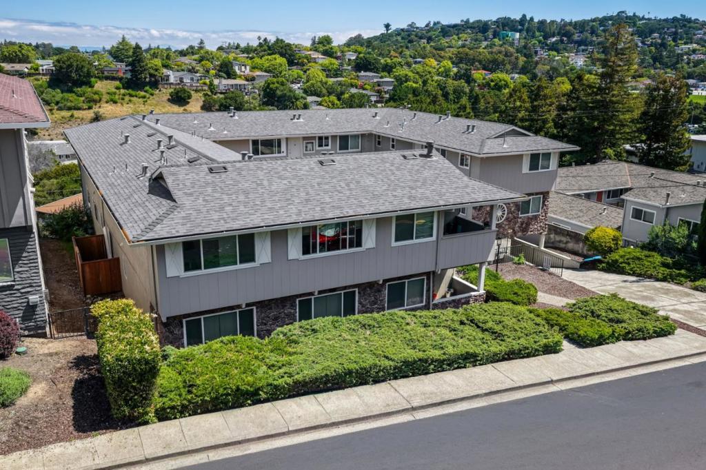 1205 Geraldine Way