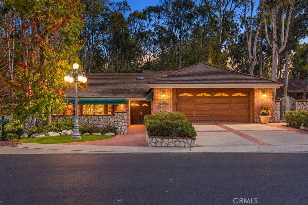 22212 Shady Rim
