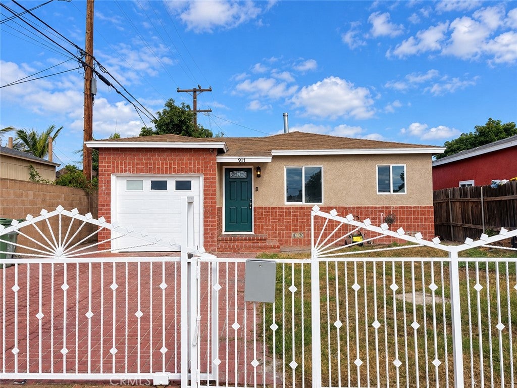 937 W Cedar