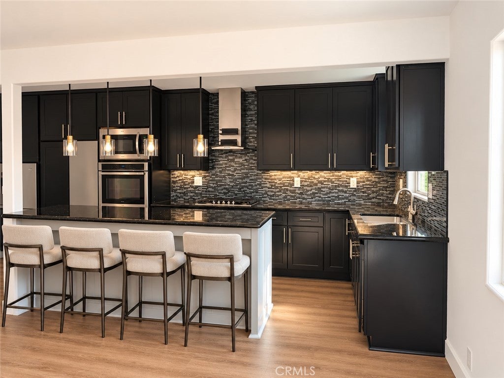 937 W Cedar