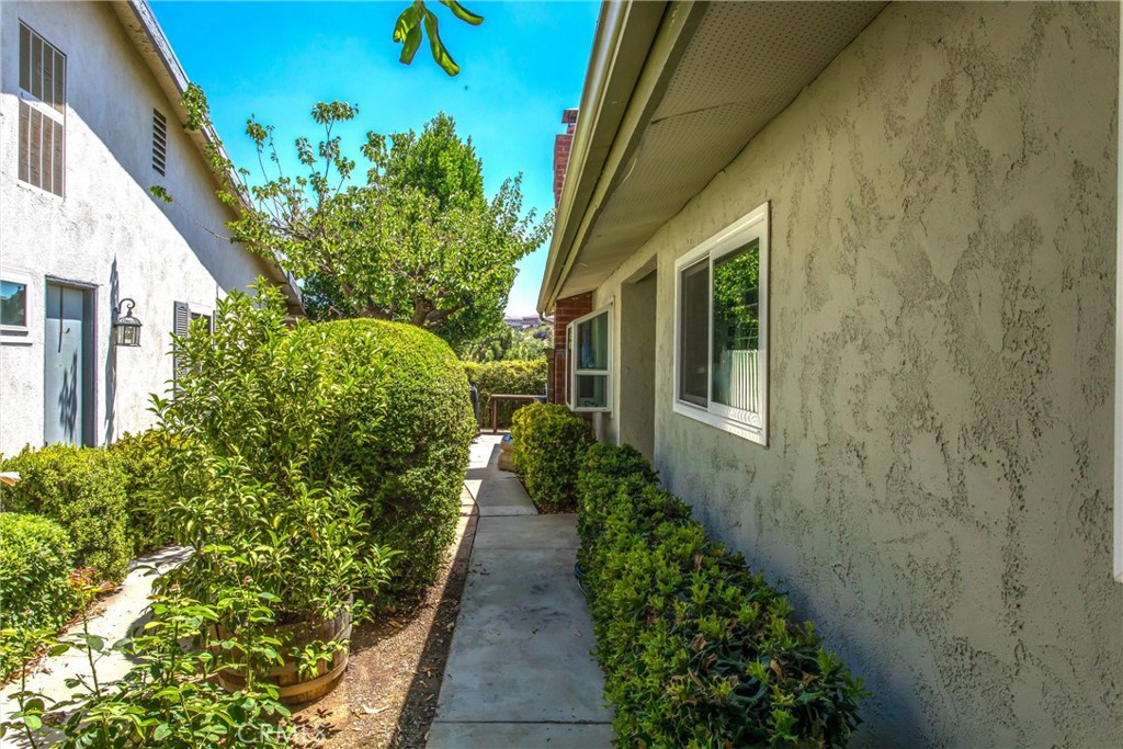 199 Summit View Drive E