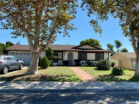 Photo of 759 S Arrowhead AVE, Rialto, CA 92376 (MLS # CV26189404)