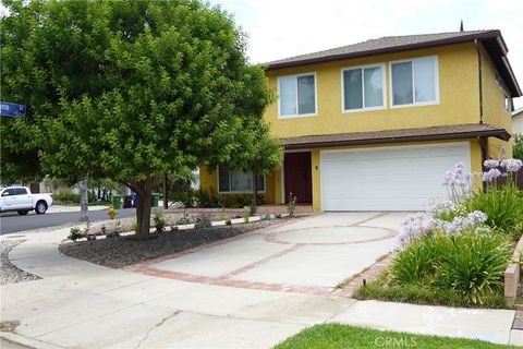 Photo of 6232 Hesperia Avenue, Encino, CA 91316 (MLS # GD26102500)
