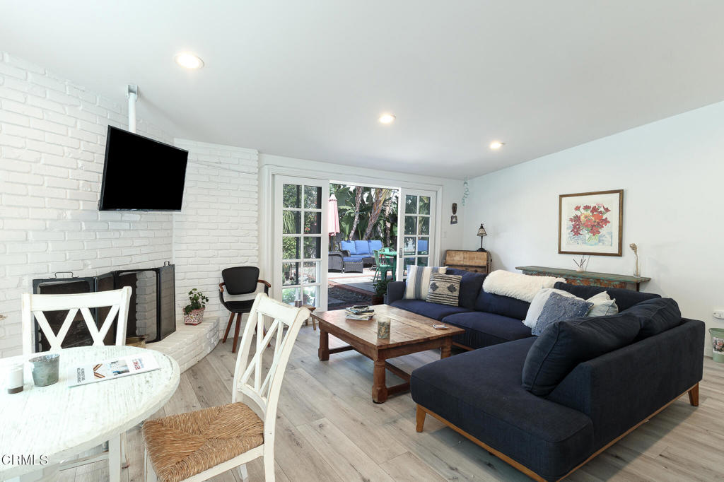 1089 Belfast Lane