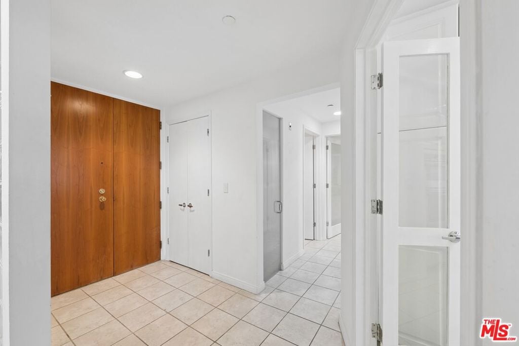 200 N Swall Drive 462