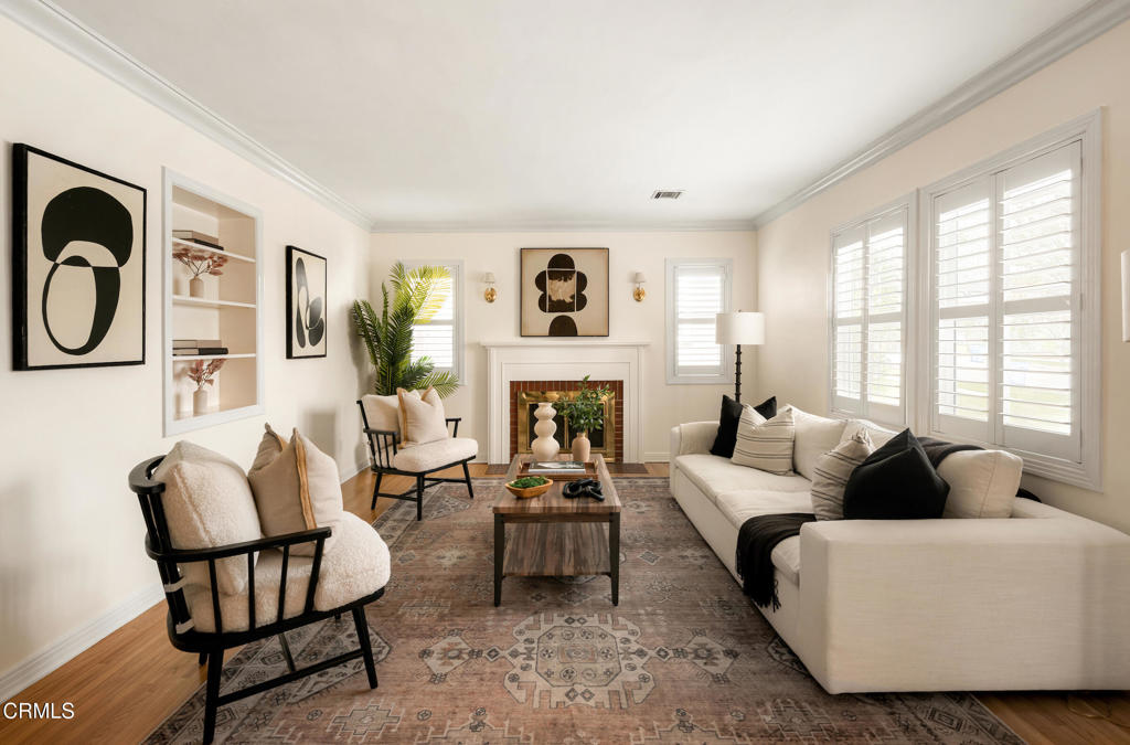 1587 N Harding Avenue