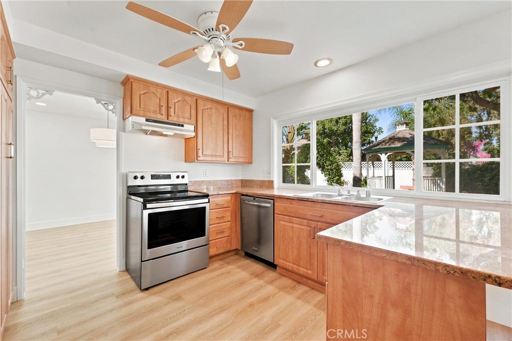 14752 Branbury, Tustin CA 92780 - Photo 11