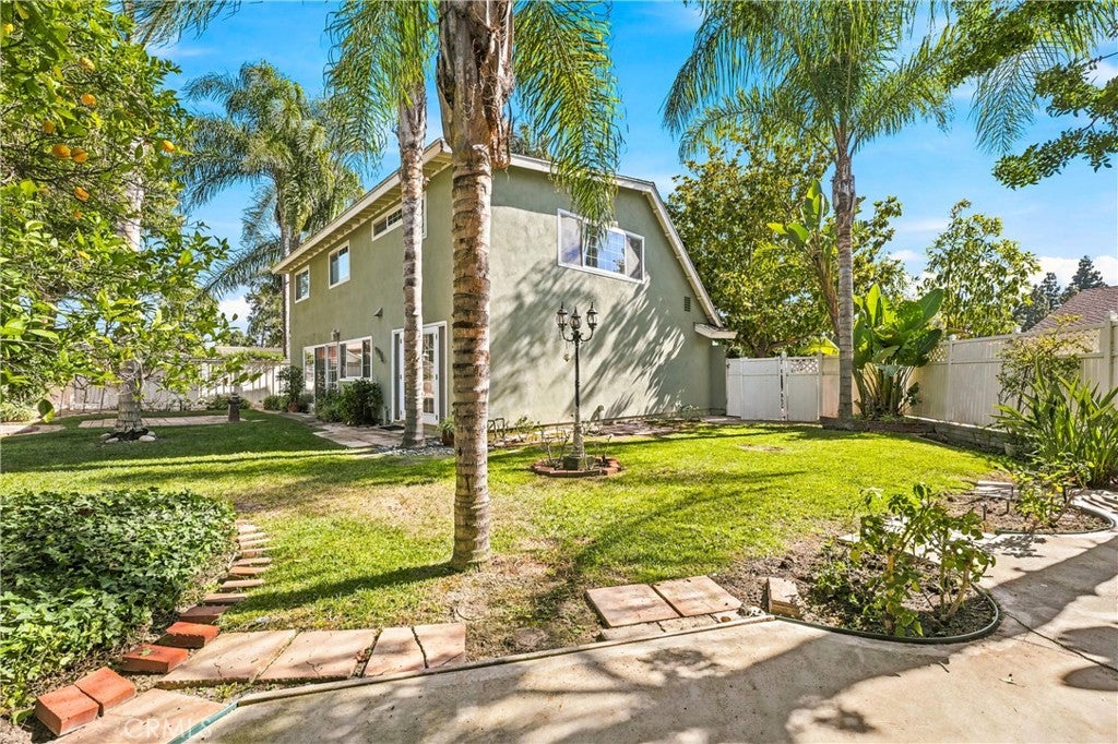 14752 Branbury, Tustin CA 92780 - Photo 32