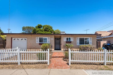 Photo of 4581 Chinook CT, San Diego, CA 92117 (MLS # 260022510SD)