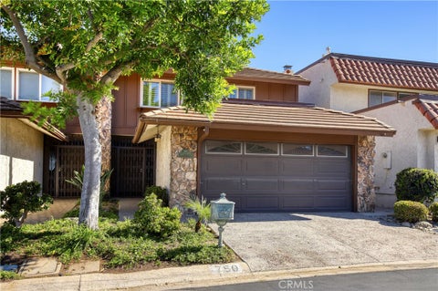 Photo of 750 Galaxy Heights DR, La Canada Flintridge, CA 91011 (MLS # GD26179307)