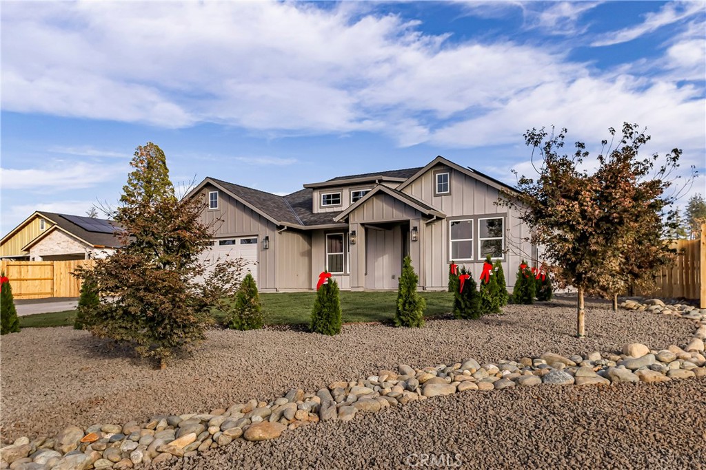 Properties 2 827 Camellia Drive