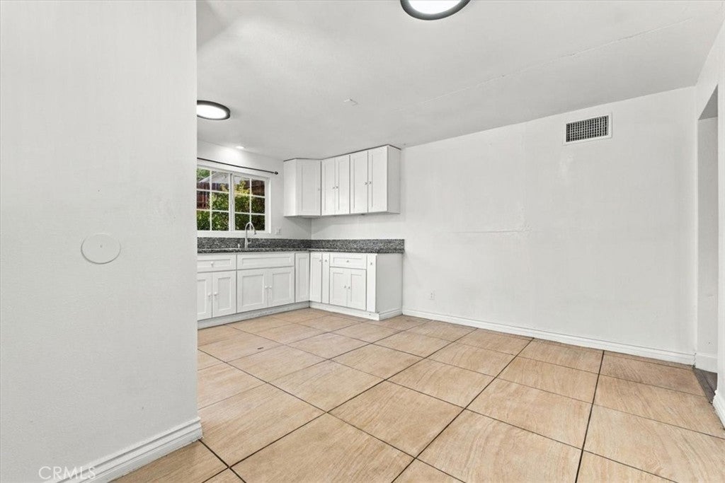10058 Sunland