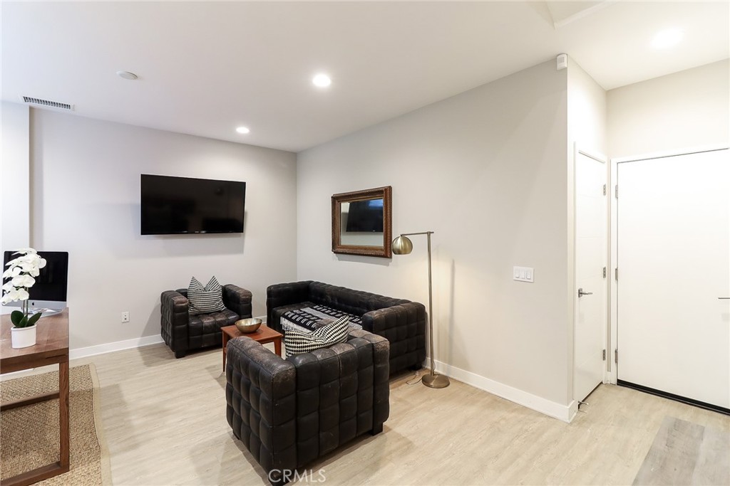 1012 Eucalipto Place