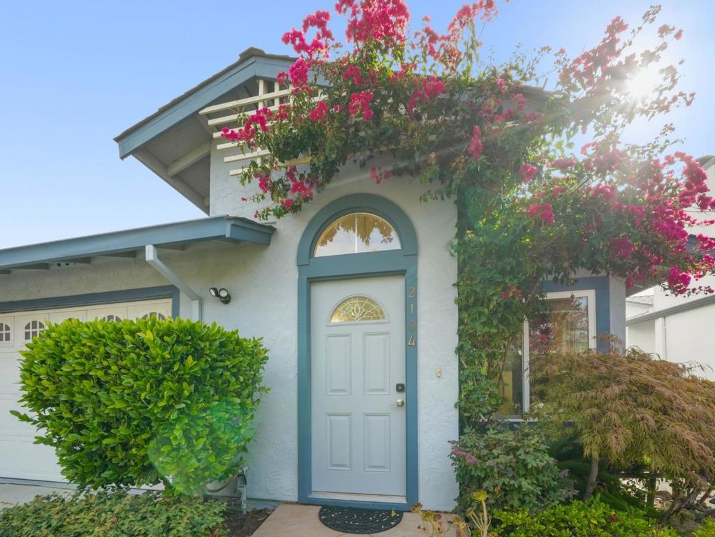2104 Meadow View Place