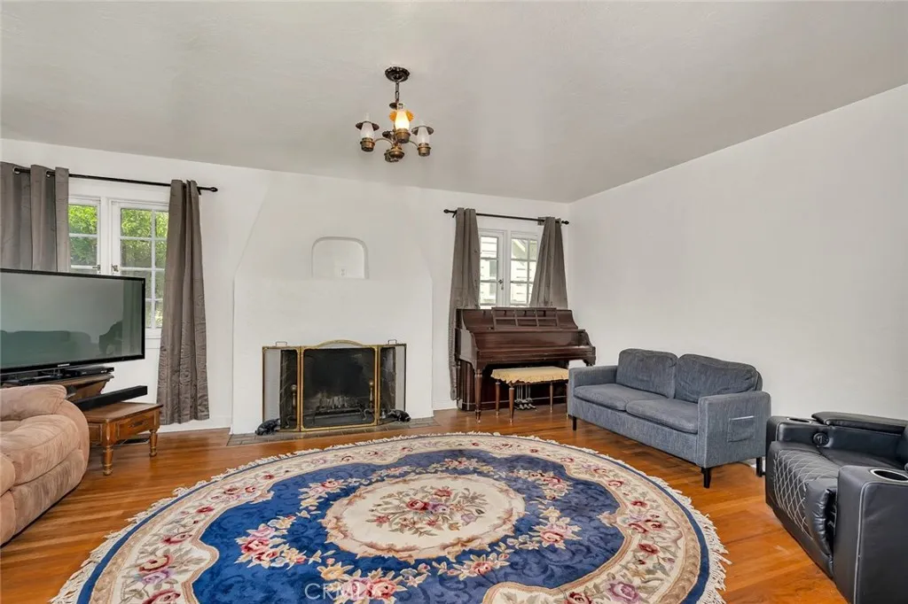 Los Banos, California 93635, United States, 4 Bedrooms Bedrooms, ,2 BathroomsBathrooms,Residential,Active,170521