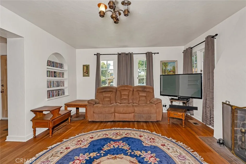 Los Banos, California 93635, United States, 4 Bedrooms Bedrooms, ,2 BathroomsBathrooms,Residential,Active,170521