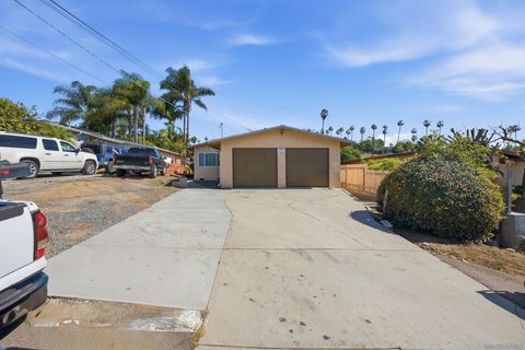 Photo of 627 629 N Citrus Ave. Ave, Vista, CA 92084 (MLS # 260005191SD)