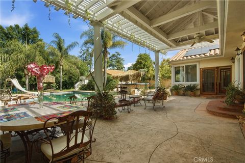 Photo of 8836 Enfield Ave, Northridge, CA 91325 (MLS # SR26093781)