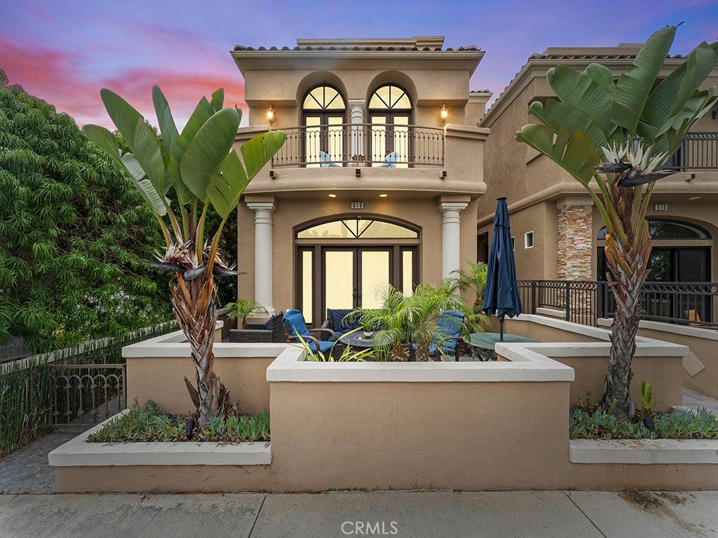 Photo of 513 Pecan Ave Ave, Huntington Beach, CA 92648 (MLS # PW26093302)