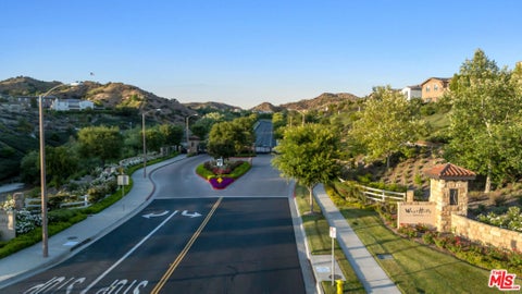 Photo of 28236 Forge Court, Valencia, CA 91354 (MLS # 26871923)