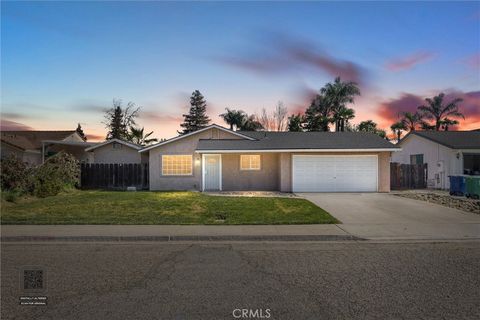 Photo of 840 Holiday Way, Chowchilla, CA 93610 (MLS # MD26054827)