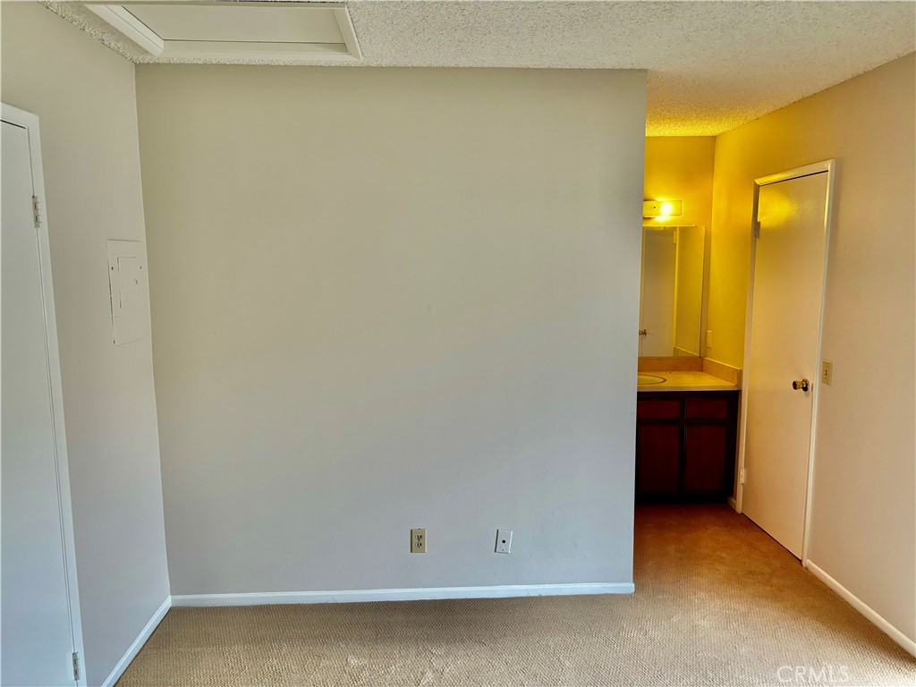 208 S West 5