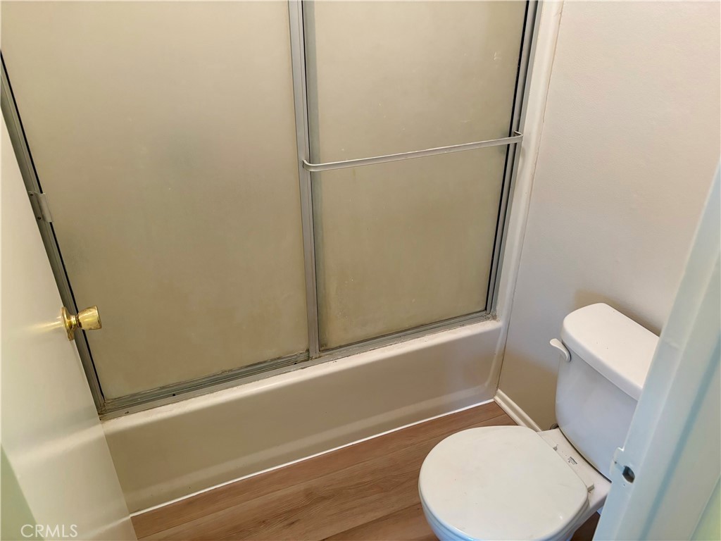 208 S West 5