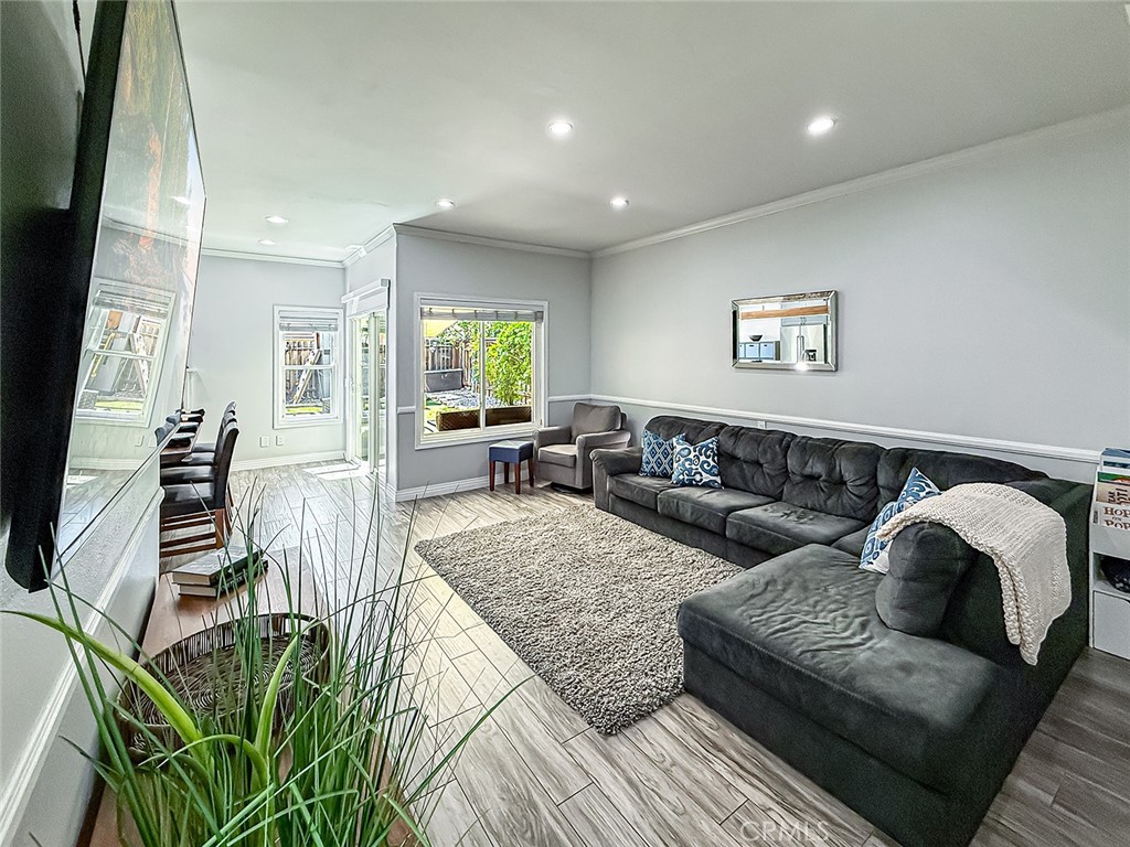 4839 Elderberry